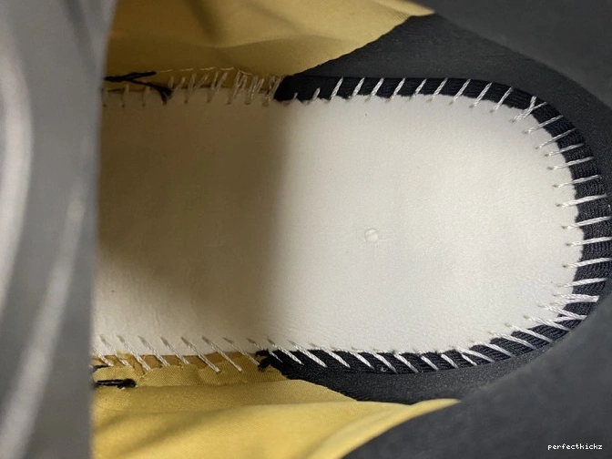 Yeezy Flux' GZ0717 MNVN 'Honey Boost 700 0812